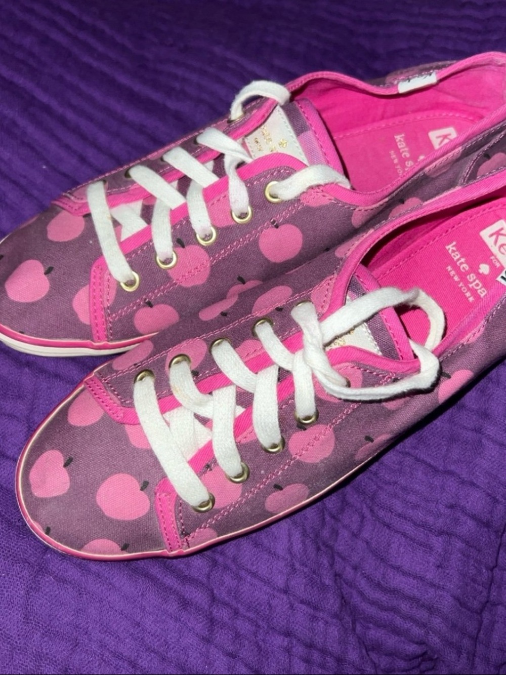 KATE SPADE X KEDS SNAPDRAGON BURGUNDY APPLE PRINT SNEAKERS//SIZE 6.5